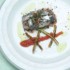 Sardinas marinadas con huevas de arenque, verduritas y pan con tomate